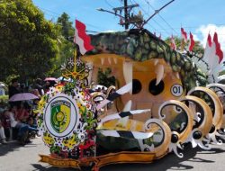 Festival Budaya Isen Mulang Tampilkan Karnaval Penuh Warna